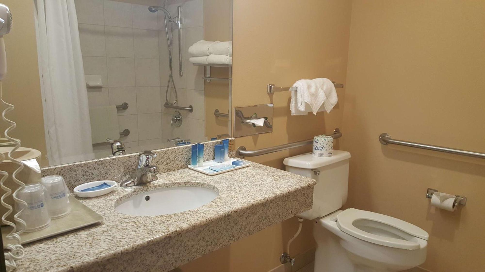 Queen Room Two Queen Beds Bath Tub Disability Access or Non-Smoking,1281566230:JPEG
